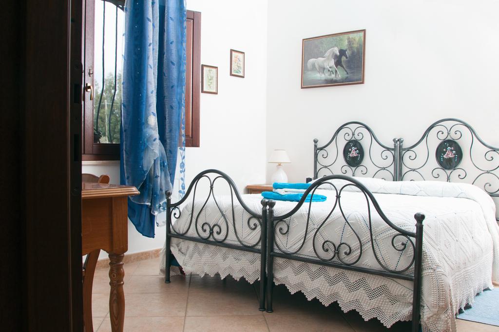 Il Vecchioliveto Di Ornella Bed & Breakfast Marrùbiu Стая снимка