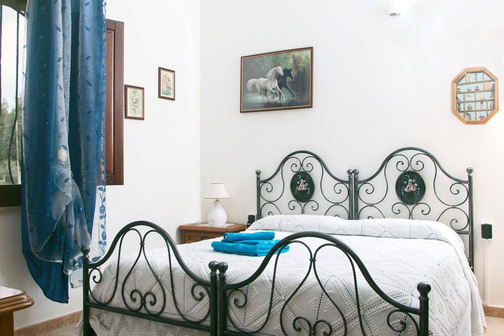 Il Vecchioliveto Di Ornella Bed & Breakfast Marrùbiu Стая снимка